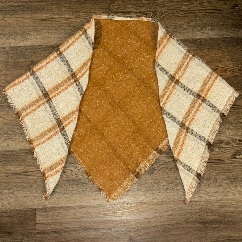 Sonoma triangle scarf/wrap